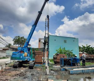 Ép cọc bê tông tại khu tái định cư Lộc An Bình Sơn